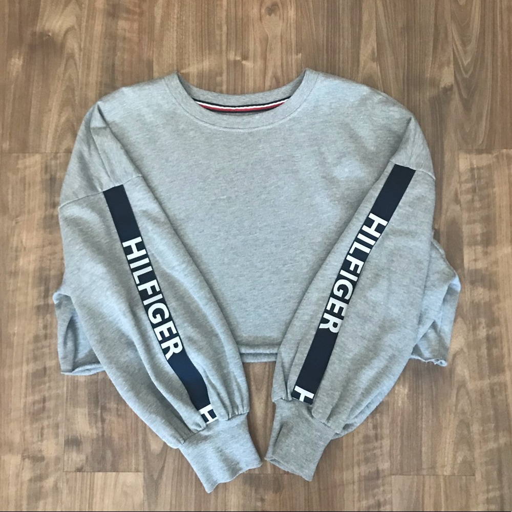 UO Tommy Hilfiger Gray Cropped Crew Neck